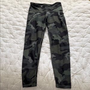 Old Navy Camouflage Leggings - Black and Olive